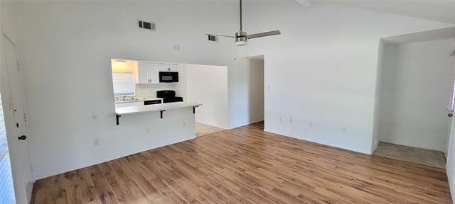 Building Photo - 306 W Hale Ave