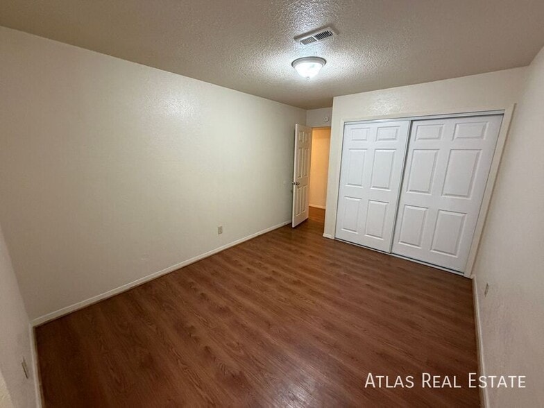 Building Photo - 1075 Holli Springs Ln