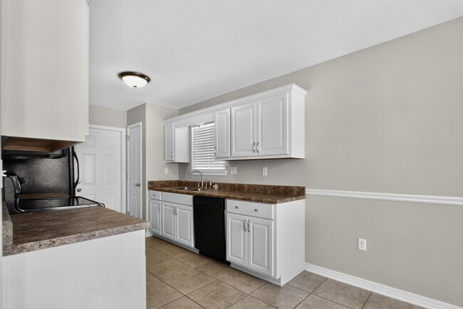 Building Photo - 3151 Forrest Ave