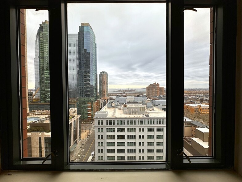 Building Photo - 105 Greene St