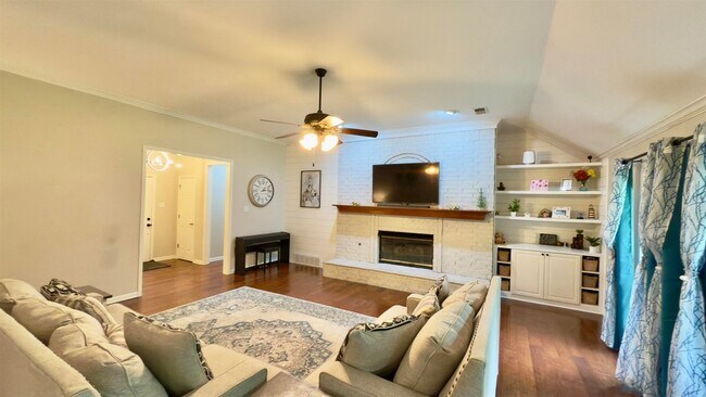 Building Photo - 1082 Sugar Ln