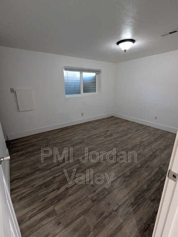 Building Photo - 5233 W 6600 S