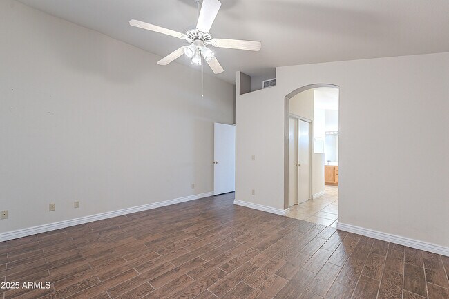 Building Photo - 7732 W Rancho Dr