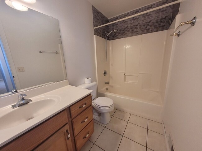 Building Photo - 2255 Vesterheim St