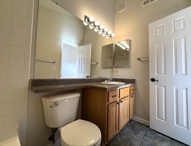 Building Photo - 2848 W Centennial Dr