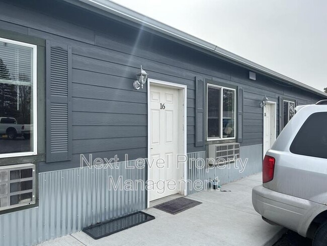 Building Photo - 1730 Montana Hwy 35