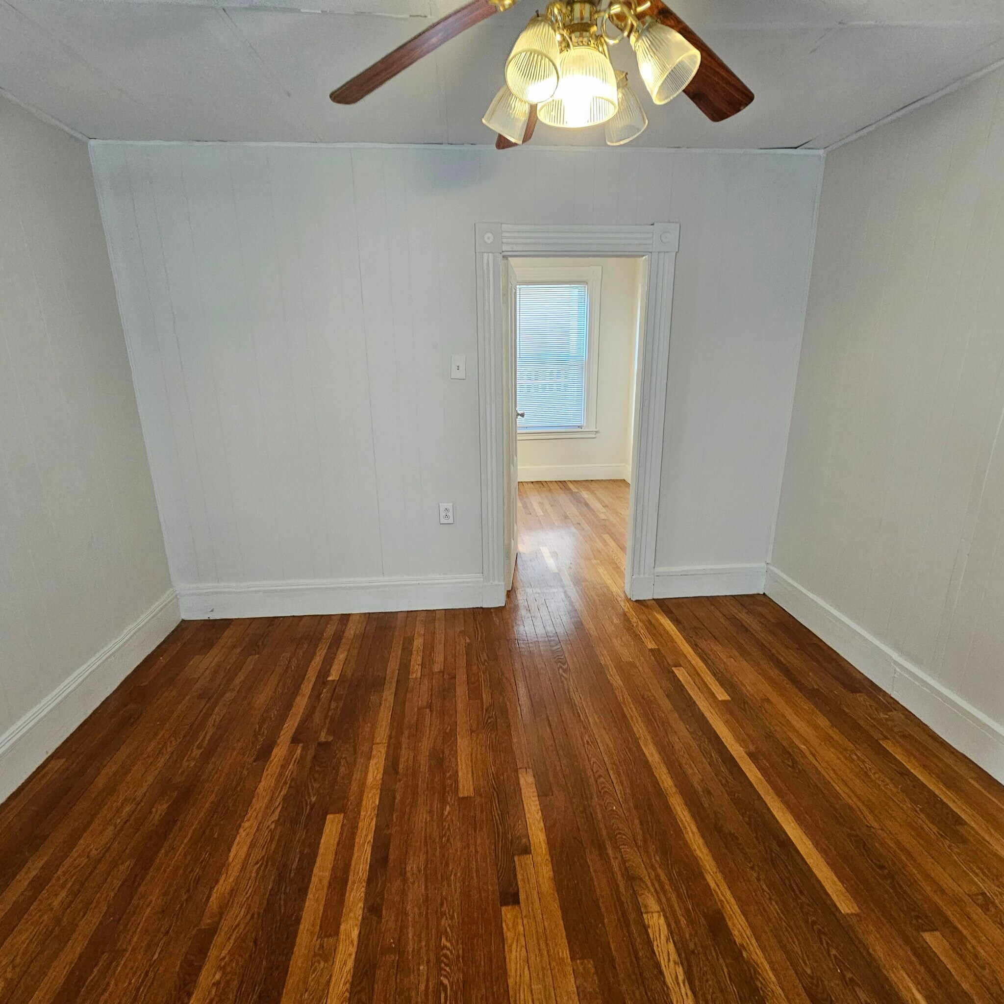 Building Photo - 384 Washington St