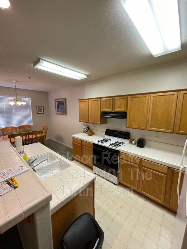 Building Photo - 6080 Ingleston Dr