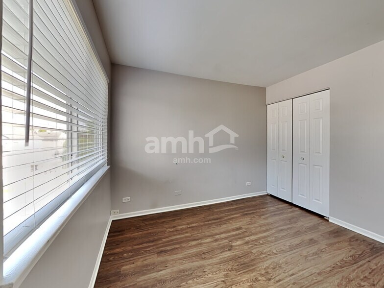 Building Photo - 300 Annandale Dr