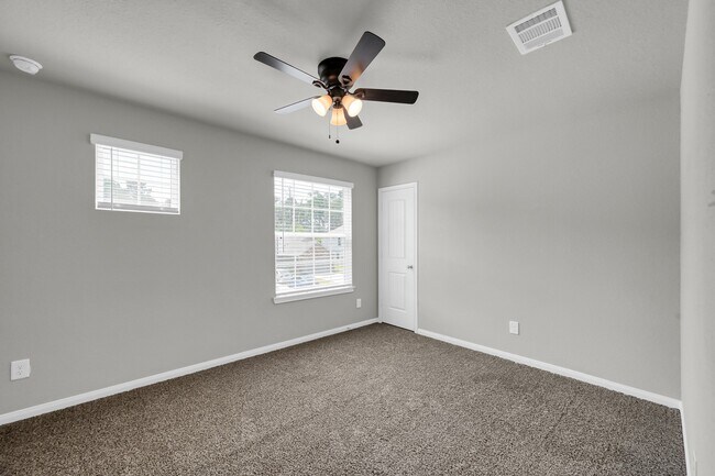 Building Photo - 2237 Raider Dr