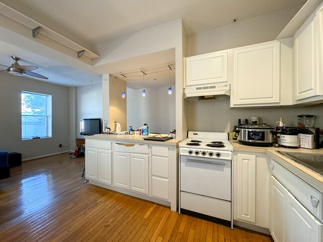 Building Photo - 1415 Chapin St NW