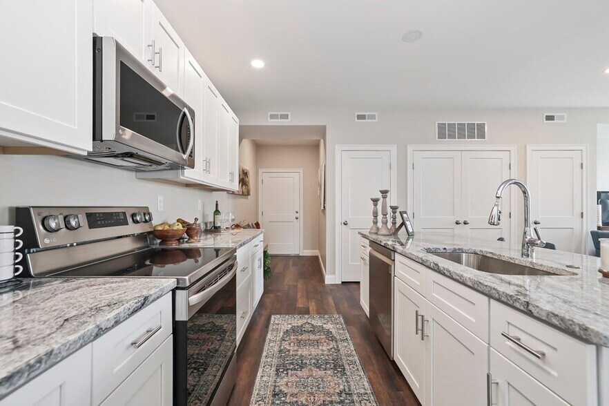 Building Photo - 734 South St