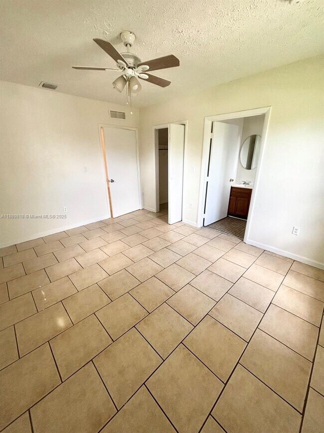 Building Photo - 10621 SW 170th Terrace