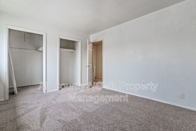 Building Photo - 906 Anvil Rd