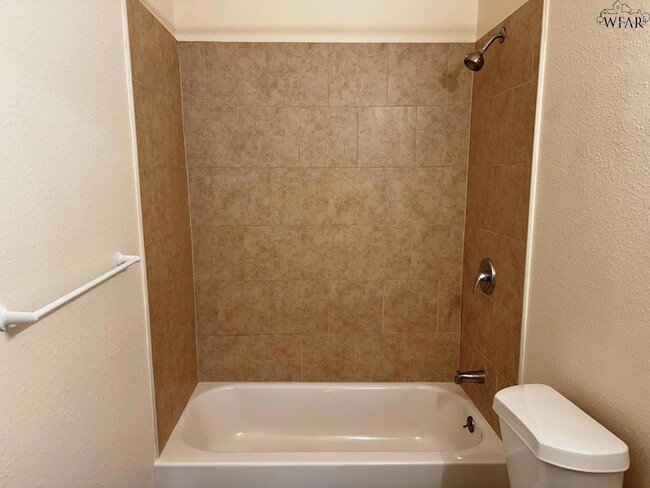 Building Photo - 2007 10th St