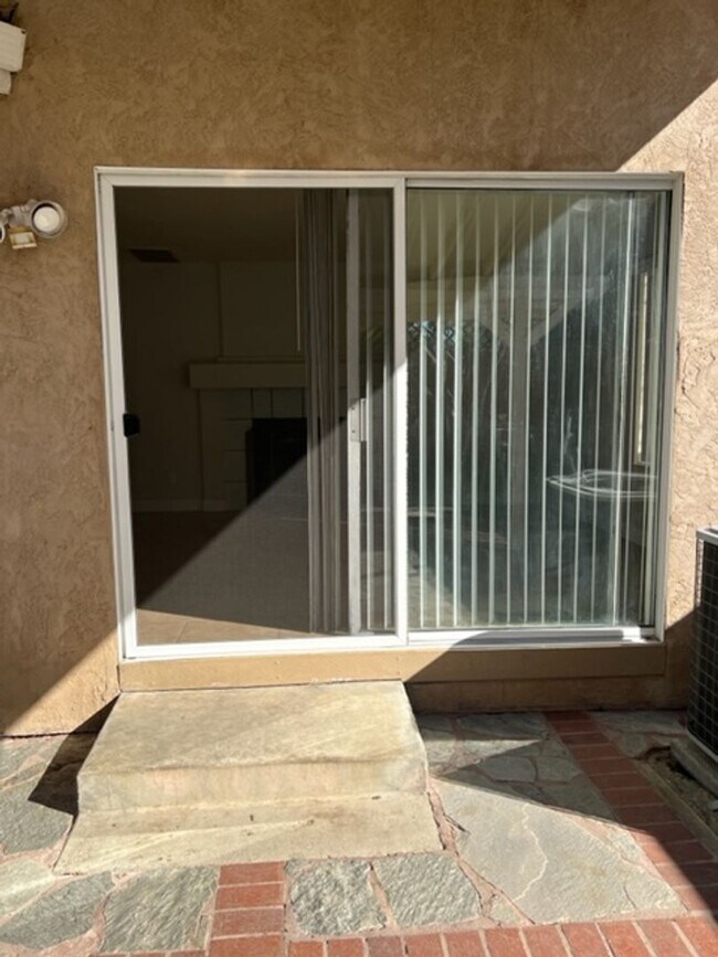 Building Photo - Spacious 4-Bedroom Home in a Quiet Tracy C...