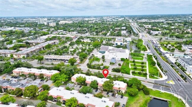 Building Photo - 136 S Cypress Rd