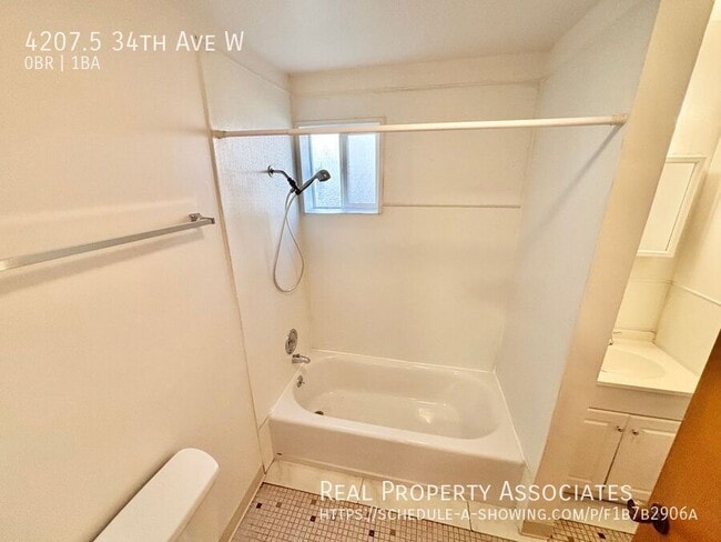 Building Photo - 4207.5 34th Ave W