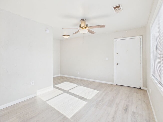 Building Photo - 3004 Westhaven Dr