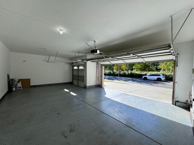 Building Photo - Beautiful 4 bedroom Temecula home sitting ...