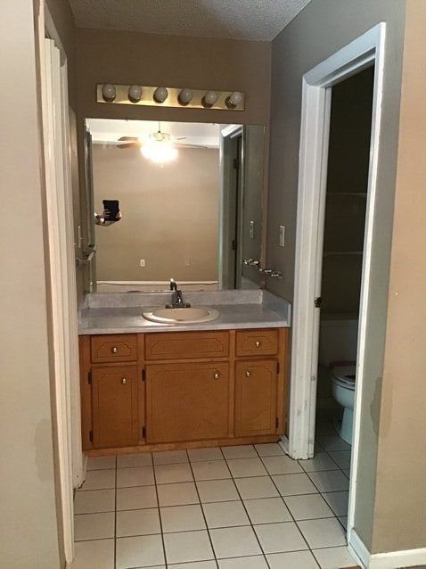 Building Photo - 907 Canyon Ct