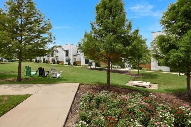 Building Photo - 7601 Cooper Ln