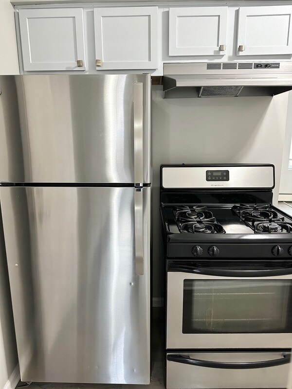 Building Photo - 8635 84th Ct