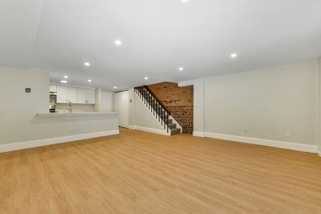 Building Photo - 97 Appleton St
