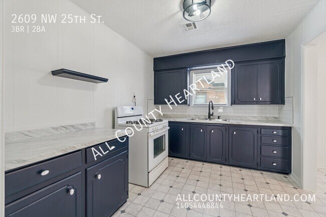 Building Photo - 2609 NW 25th St