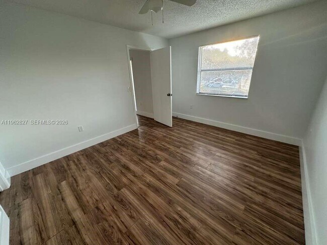 Building Photo - 144 NW 91st Ave