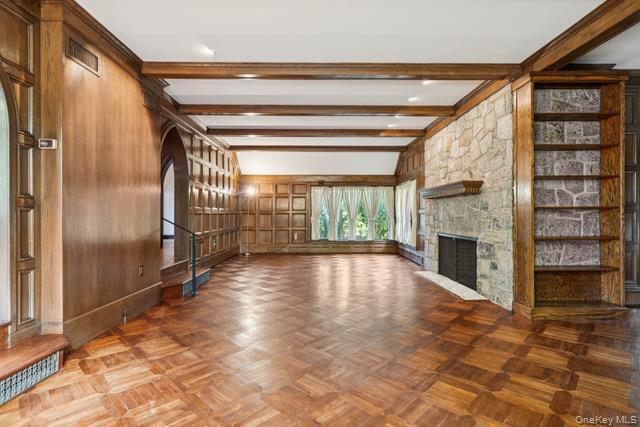 Building Photo - 18 Heights Rd