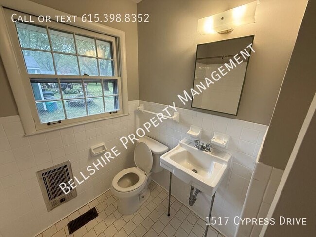 Building Photo - 1517 Cypress Dr