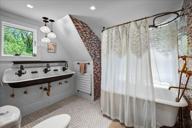 Building Photo - Stunning Updated Home with Private Pond Views in Chappaqua