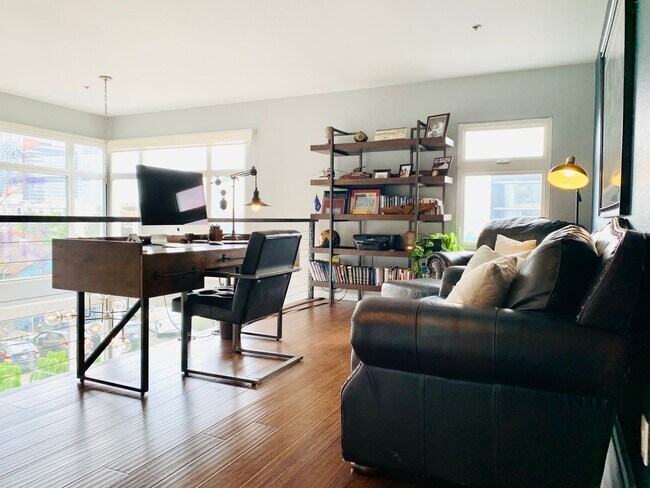 Building Photo - Live in the Heart of Little Italy! GORGEOUS 2BD/2BA Condo w/ Loft!