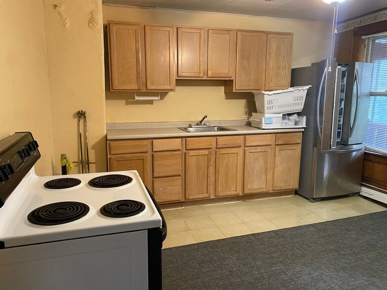 Interior Photo - 8 Union St.