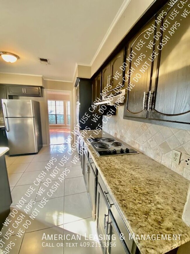 Building Photo - 8 La Costa Cir