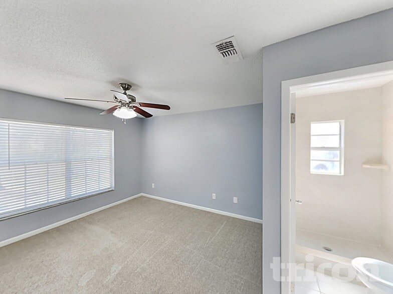 Building Photo - 8206 Clermont St