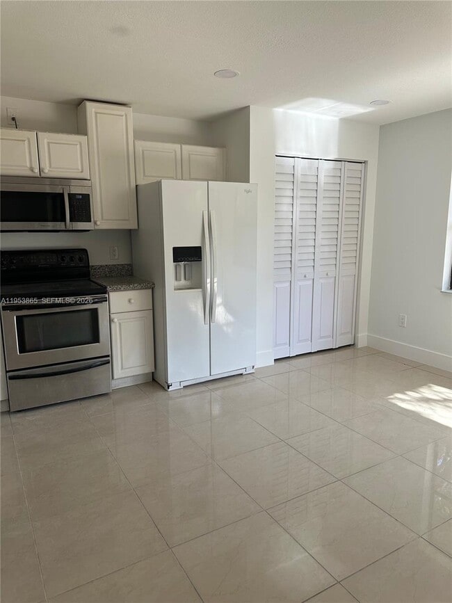 Building Photo - 8909 SW 113th Pl Cir W