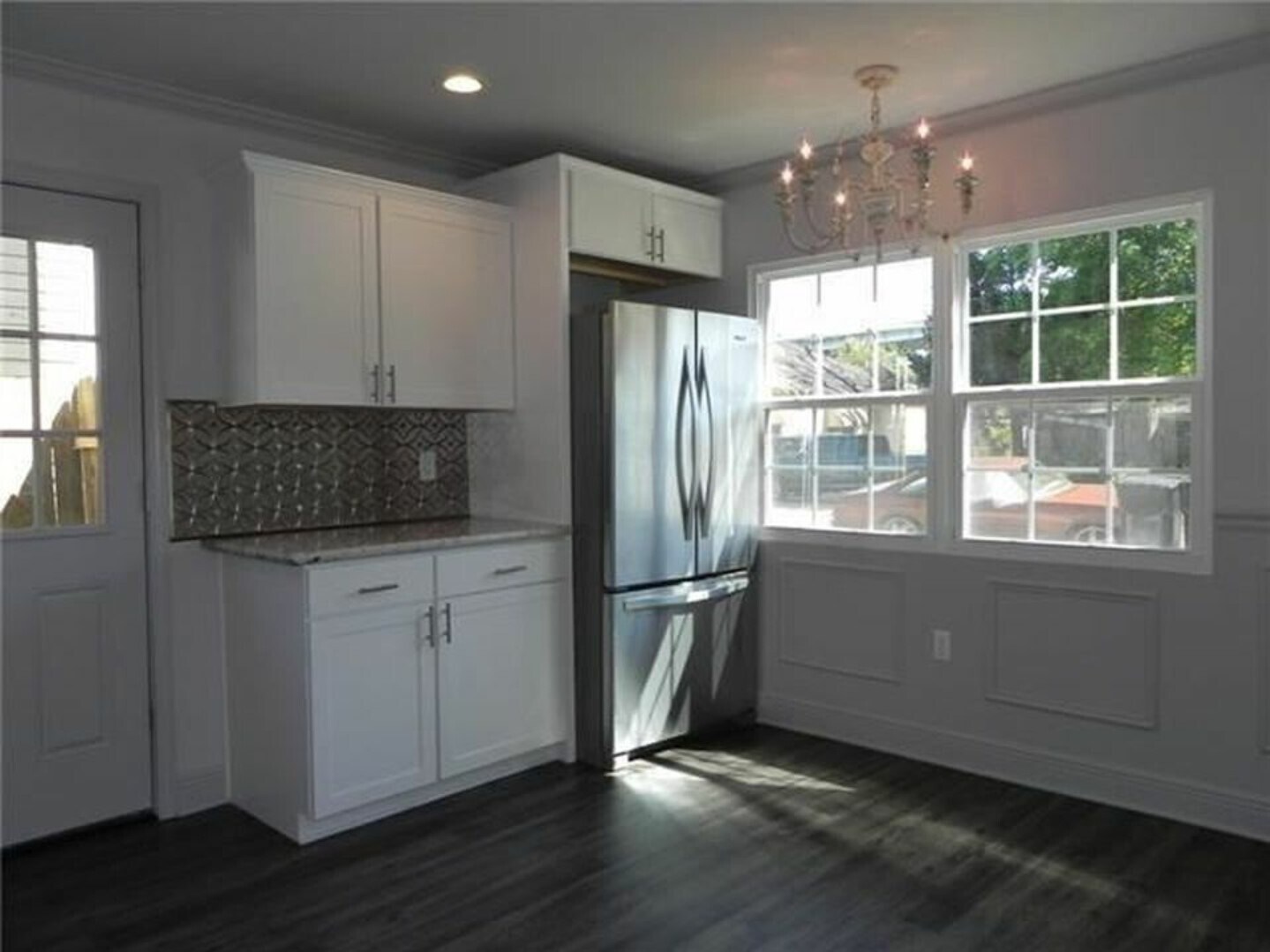 Building Photo - 700 Majestic Pl