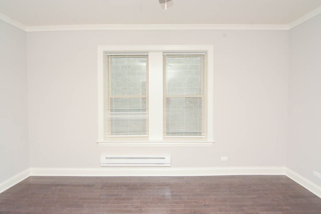 Building Photo - 645 W Wrightwood Ave