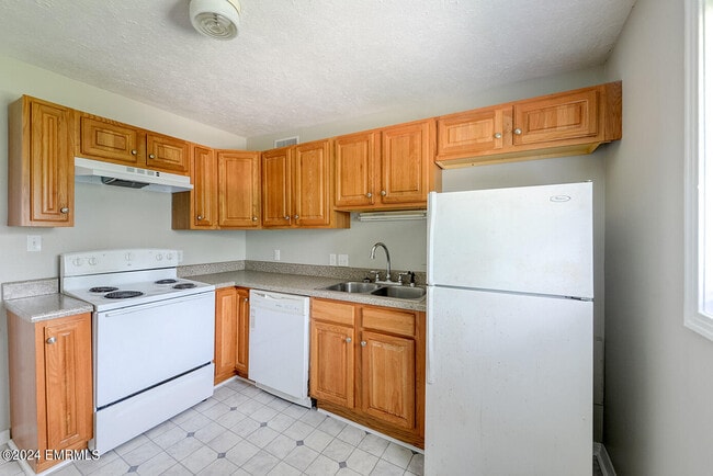 Building Photo - 2213 23rd Ave