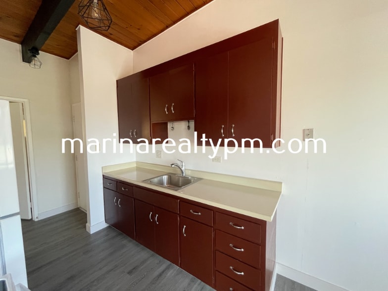 Building Photo - 129-191 Hilborn St