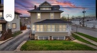Building Photo - 401 W Elm St