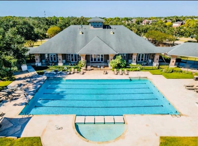 Building Photo - 3214 E Cedar Hollow Dr