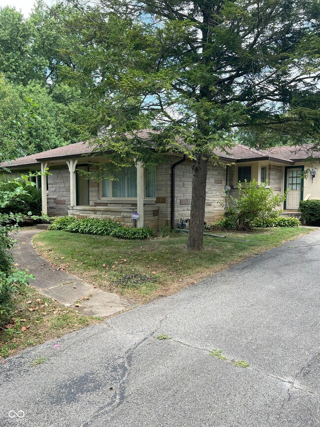 Primary Photo - 8635 Carrollton Ave