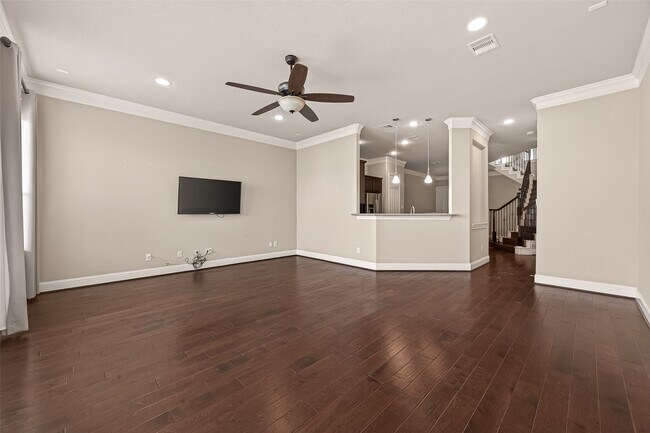 Building Photo - 5708 Petty St