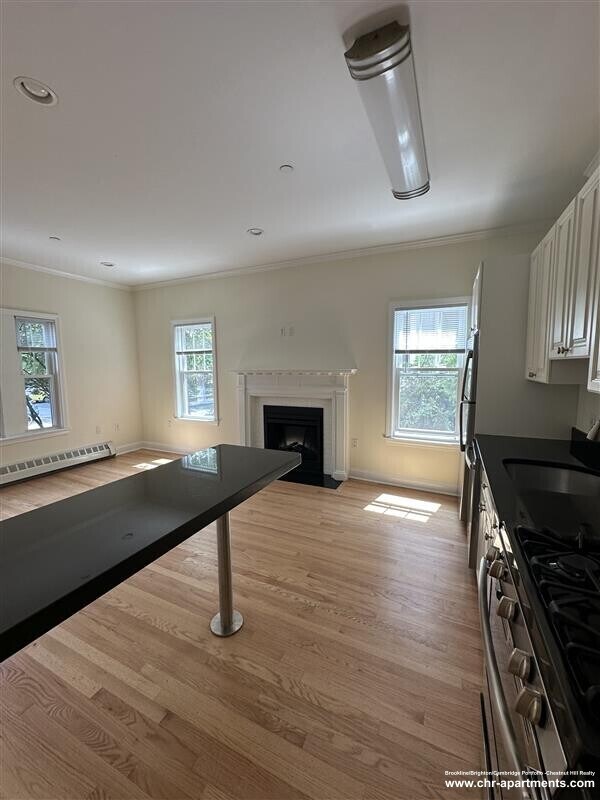 Building Photo - 65 Langdon St