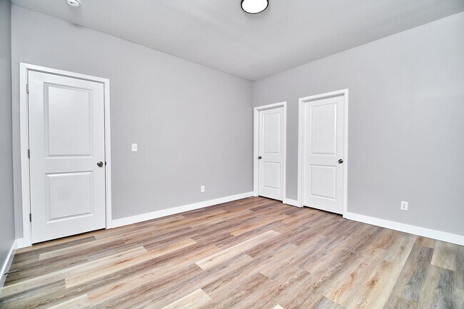 Building Photo - 415 Dequincy St
