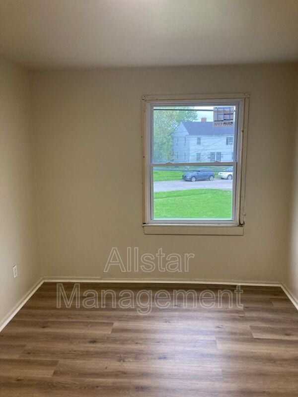 Building Photo - 938 S Central Dr