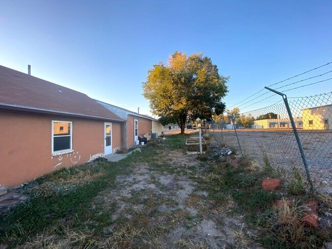 Building Photo - 821 W Main St